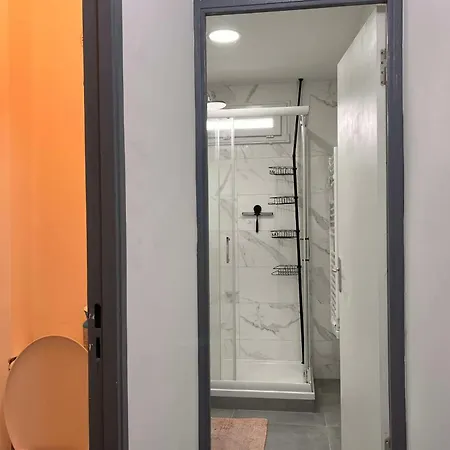 Housing Renovated Of 68 M2 - 公寓 *