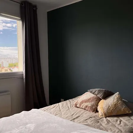 Apartment Housing Renovated Of 68 M2 - *